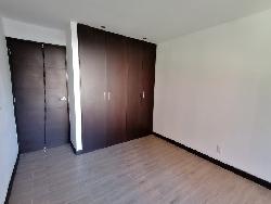 Apartamento de 3 habitaciones en venta Attica Zona 14