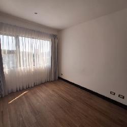 Apartamento de 3 habitaciones en renta zona 10 Vivalt 