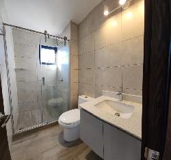 Apartamento casi-nuevo en alquiler Parque 10