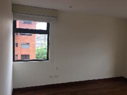 Alquilo Apartamento con 207.00m2 en Zona 10 