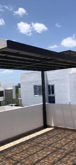 Bonita casa en Venta en Lomas del Carmen Guatemala