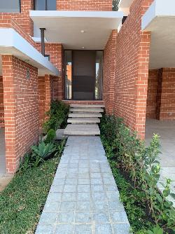 Descubre Tu Nuevo Hogar: Casa en Venta en Zona 16