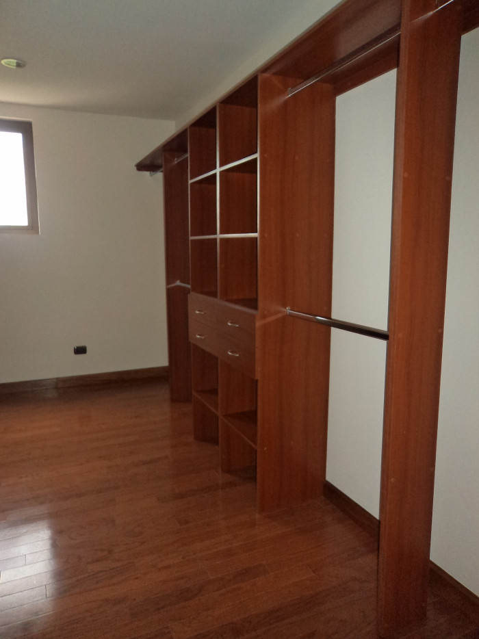 En renta hermoso apartamento amueblado en la Zona 14