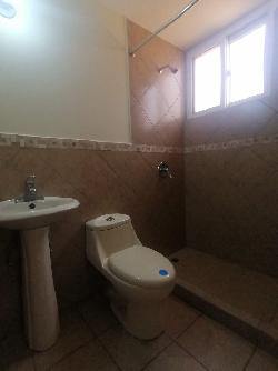 Casa en renta Quinta los Encinos zona 7 de Mixco