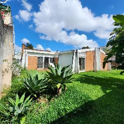 Casa-Terreno en Venta Zona 15 Colonia Trinidad