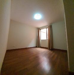 Apartamento en Renta en Villa Real Zona 10.