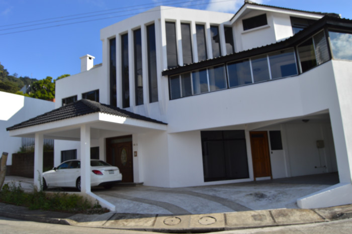 Casa en Venta Lomas de San Rafael Guatemala