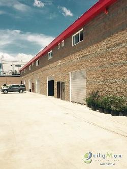 Alquilo Ofi-Bodega con 200.00m2 en Zona 12 en complejo