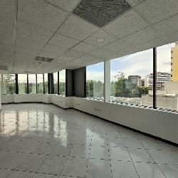 Alquiler Oficina con 315m2 en Zona 14 Europlaza