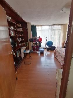 Amplio terreno en venta con construcción para demoler