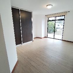 Apartamento en Renta en Edificio Nivó Zona 15 VH I