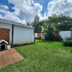 Casa-Terreno en Venta Zona 15 Colonia Trinidad