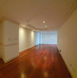 Apartamento en Alquiler Villa Risho Zona 14 con 336Mts