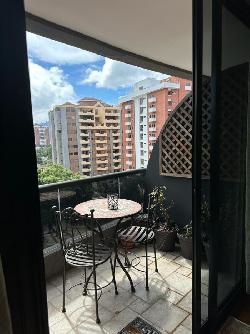 Apartamento amueblado cerca de La Estacion Zona 10