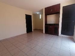 Casa en renta Quinta los Encinos zona 7 de Mixco