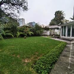 Casa para oficinas en zona 10 sobre la 6ta avenida 