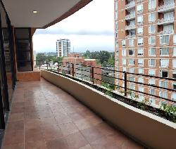 Apartamento en Renta o Venta en zona 14 Amueblado