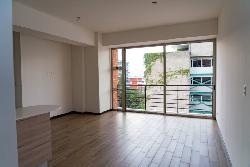 Apartamento en renta en edificio de zona 14