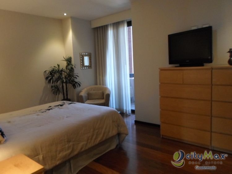 Apartamento Amplio en Venta en Zona 15 en Tarragona