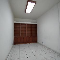 Casa para oficinas en zona 10 sobre la 6ta avenida 