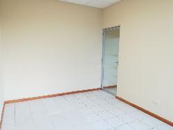 En renta Oficina Tabicada en Zona 10 