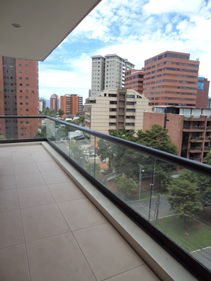 En renta hermoso apartamento amueblado en la Zona 14