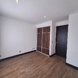 Apartamento de 3 habitaciones en renta zona 10 Vivalt 