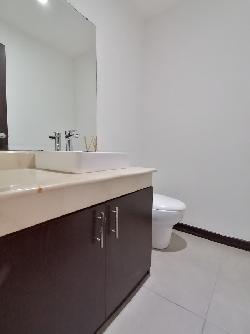 Apartamento de 3 habitaciones en venta Attica Zona 14