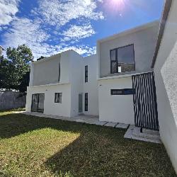 Casa NUEVA a la venta Fraijanes Carretera El Salvador