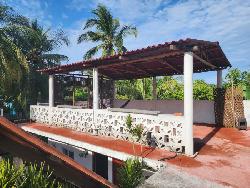 CASA FRENTE A LA PLAYA RAMA BLANCA SIPACATE ESCUINTLA
