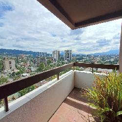 Apartamento en nivel alto en venta zona 15, remodelar