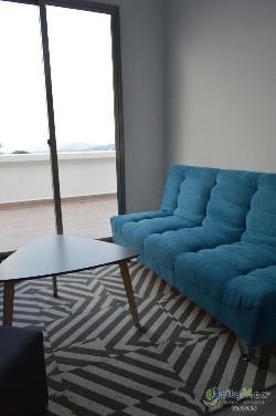 Apartamento en alquiler con terraza en zona 16