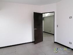 Apartamento en renta en zona 15 Cerca Hospital El Pilar