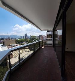 Alquiler de apartamento en nivel medio alto en Zona 10 