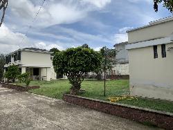 Amplia casa en venta Boulevard San Cristóbal.