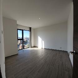 Apartamento casi-nuevo en alquiler Parque 10