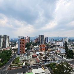 Apartamento Amueblado en zona 10 en Alquiler