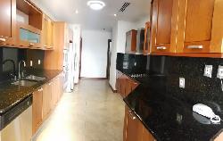 Apartamento en alquiler en zona 14 Edificio Tadeus 