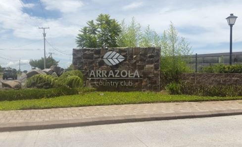 Casa en venta condominio Arrazola Country Club