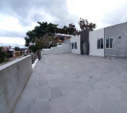 Apartamento de 2 Niveles y 3 Habitaciones en Renta Z.15