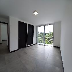 Apartamento de 2 Niveles y 3 Habitaciones en Renta Z.15