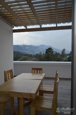 Apartamento en alquiler con terraza en zona 16