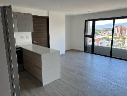 Apartamento en Renta de 3 Habitaciones en Zona 10