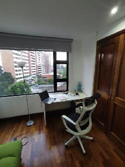 Apartamento en Venta con Habitación Servicio en Zona 10