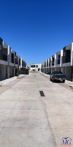 VENDO CASA EN PARQUE SAN ANGEL ZONA 2