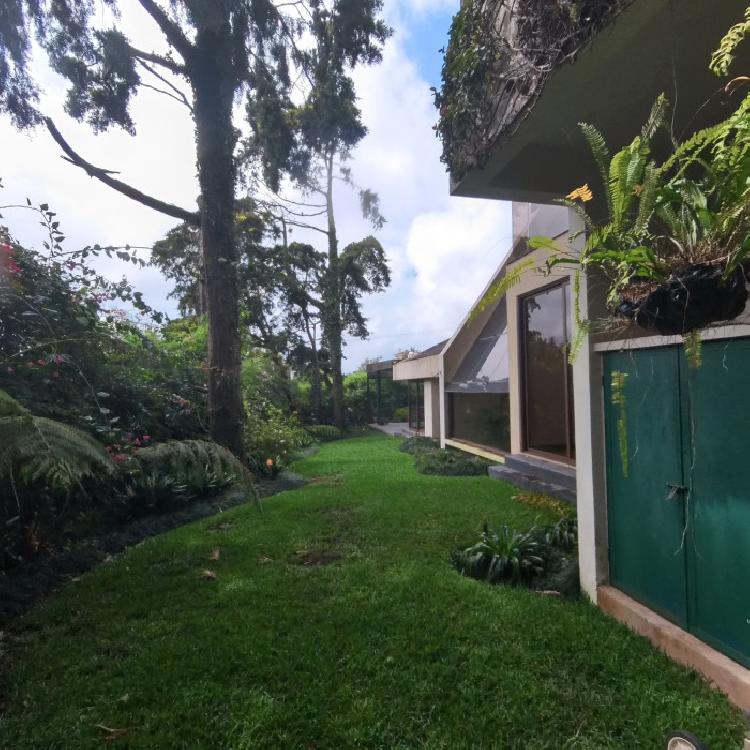 Residencia de Lujo en el Socorro, Santa Catarina Pinula