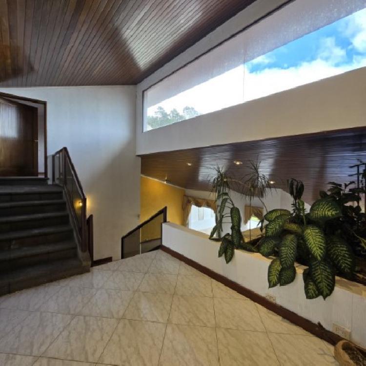 Casa en Venta en Montebello, Carretera a El Salvador
