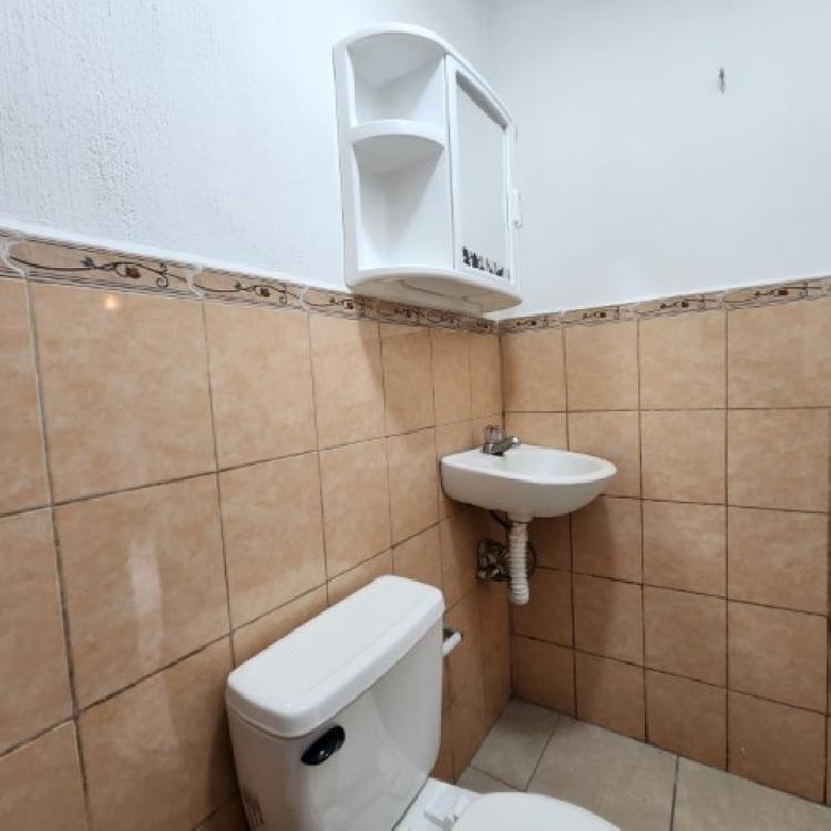 Apartamento de 1 Habitación en Renta Zona 12