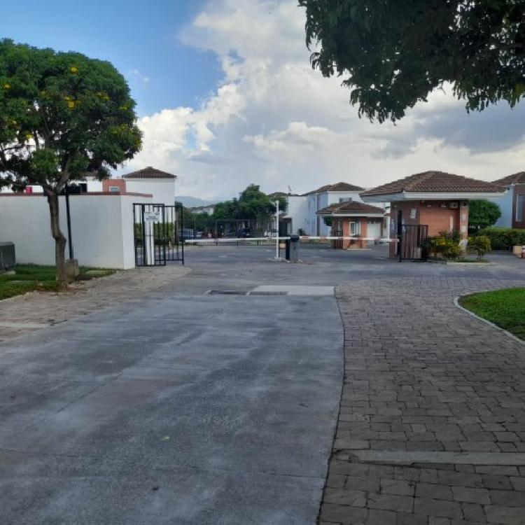 Casa en Renta en Hacienda de las Flores, Villa Nueva