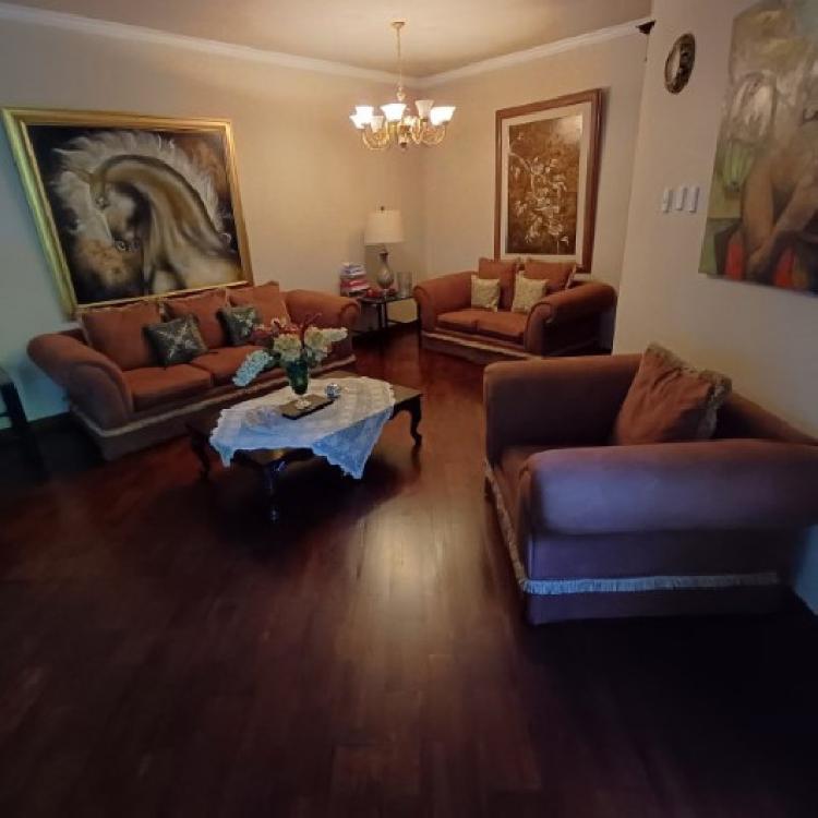 Casa en venta en El Encinal Zona 7 Mixco Guatemala